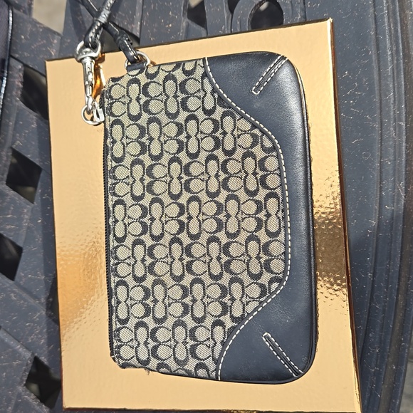 Coach Signature Pattern Wristlet with Black Accents - Picture 1 of 2